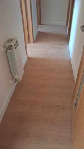 Instalación Tarima Laminada y Suelo Vinílico.