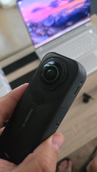 Insta360 X5 + Bundle Kit completo + Funda Acuática