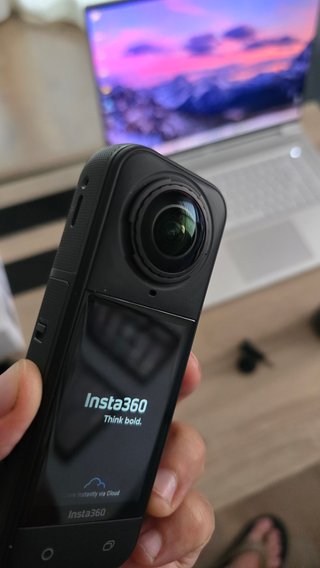 Insta360 X5 + Bundle Kit completo + Funda Acuática