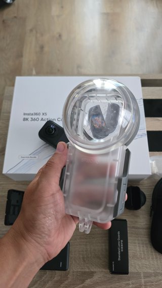 Insta360 X5 + Bundle Kit completo + Funda Acuática