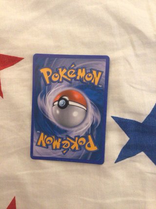 Carta Pokémon Rayquaza VMAX Golpe Fluido