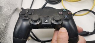 PS4 Slim 500GB + Mando y Cables (Lector Averiado)