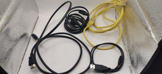 PS4 Slim 500GB + Mando y Cables (Lector Averiado)