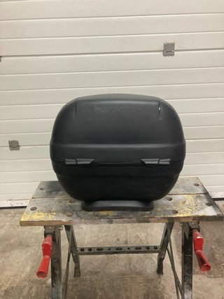 Baúl maleta SHAD SH29 con soporte