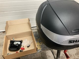 Baúl maleta SHAD SH29 con soporte