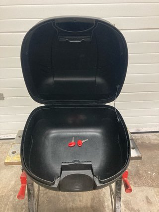 Baúl maleta SHAD SH29 con soporte