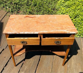 Mesa auxiliar de madera y mármol