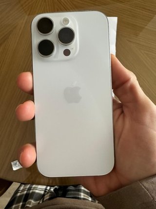 iPhone 16 Pro Titanio Blanco 256GB