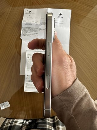 iPhone 16 Pro Titanio Blanco 256GB