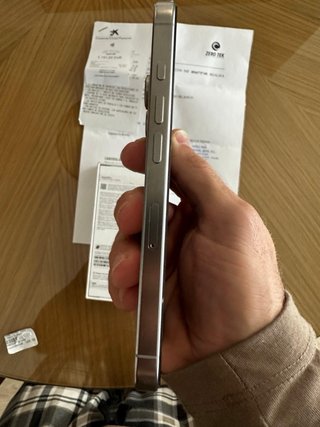 iPhone 16 Pro Titanio Blanco 256GB