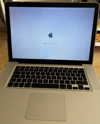 Apple MacBook Pro 15”(2010). Enciende - recambios