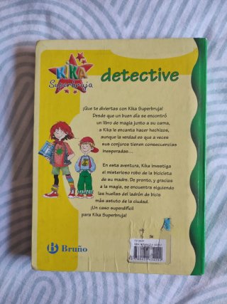 Kika Superbruja, detective