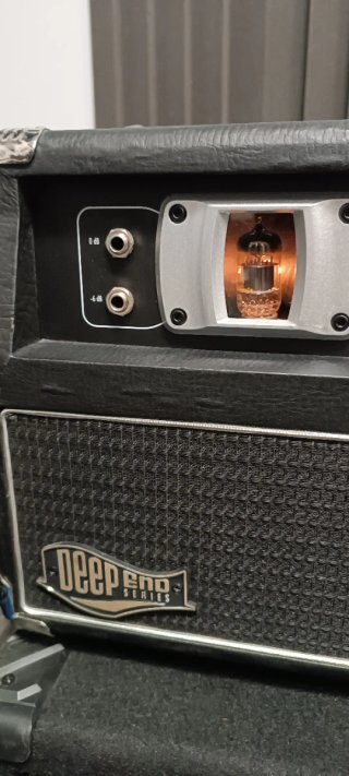 Ampli Bajo Kustom DE300 HD + Pantalla Hartke 4.5XL