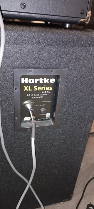 Ampli Bajo Kustom DE300 HD + Pantalla Hartke 4.5XL
