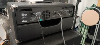 Ampli Bajo Kustom DE300 HD + Pantalla Hartke 4.5XL