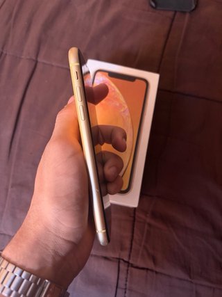 iPhone XR 64GB Amarillo