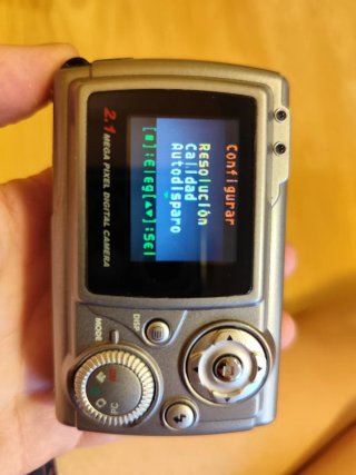 Cámara Digital Energy Sistem 2.1 MP Retro