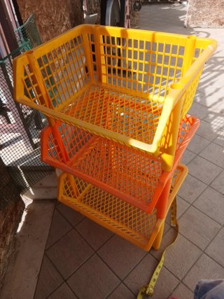 Ceste componibili in plastica