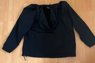 Chaqueta Carhartt Negra con Capucha