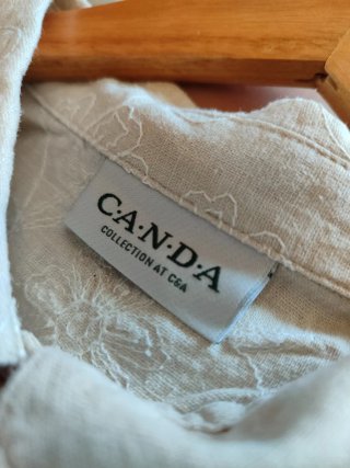 Blusa beige bordada