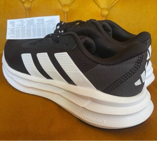 Zapatillas Adidas Mujer Negras y Blancas T 40 2/3