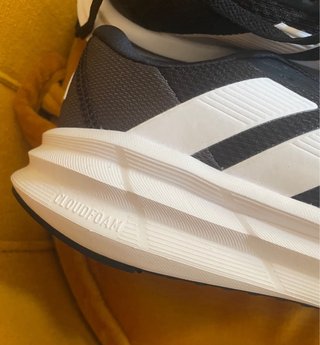 Zapatillas Adidas Mujer Negras y Blancas T 40 2/3