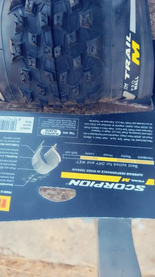 Cubierta Pirelli Scorpion Trail M 29x2.6