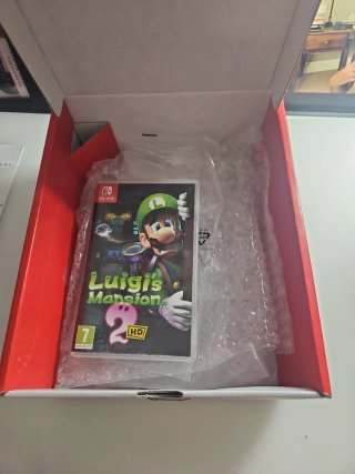 Nintendo Switch OLED + Luigi's Mansion 3