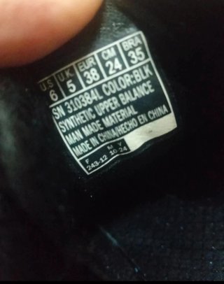 Zapatillas Skechers Negras y Doradas