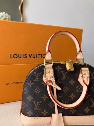 Louis Vuitton Alma Monogram - Pari al nuovo
