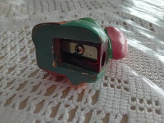 Sacapuntas de cerámica antiguo