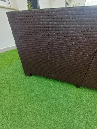 Divano in rattan marrone