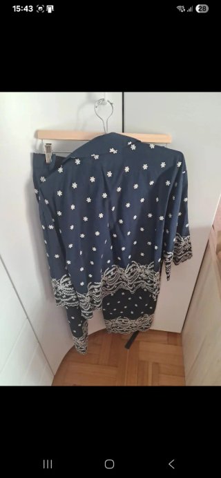 Conjunto Zara floral azul y blanco