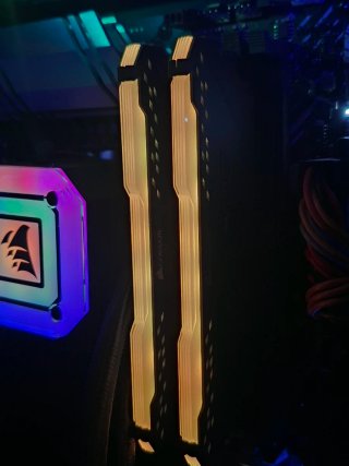 RAM Corsair 16GB DDR4 (2x16GB)