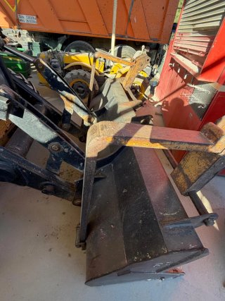 Maquina caterpillar 428D