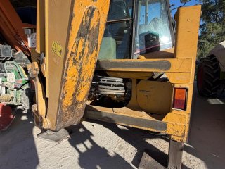 Maquina caterpillar 428D