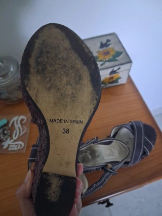 Sandalias cuña marrones