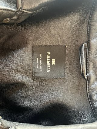 Cazadora efecto piel negra L