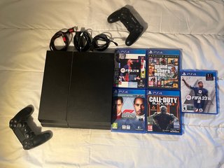 PlayStation 4 (PS4) con 5 giochi