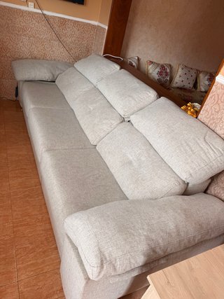 Sofá gris de tela