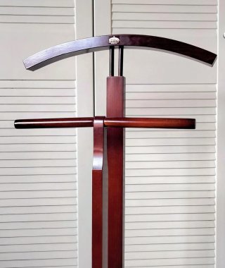 Galán de noche de madera