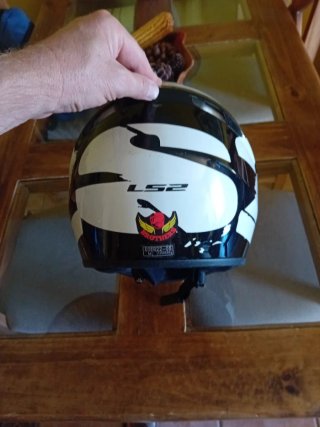 Casco de Moto LS2 Negro y Blanco