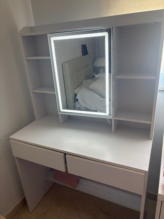 Tocador blanco con espejo LED