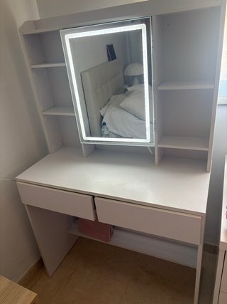 Tocador blanco con espejo LED