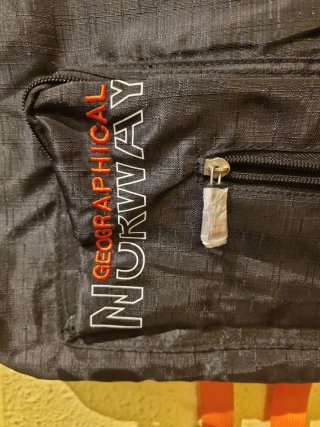 Mochila Geographical Norway Negra y Naranja