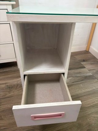 Escritorio blanco madera con cristal