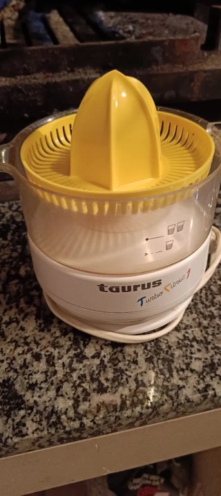 Exprimidor Taurus Turbo-Zenic 1.