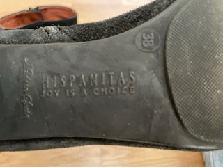 Botines piel negros con puntera y pedrería