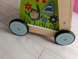 Andador de madera para bebé