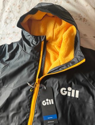 Chaqueta Gill Aqua Parka Negra y Naranja
